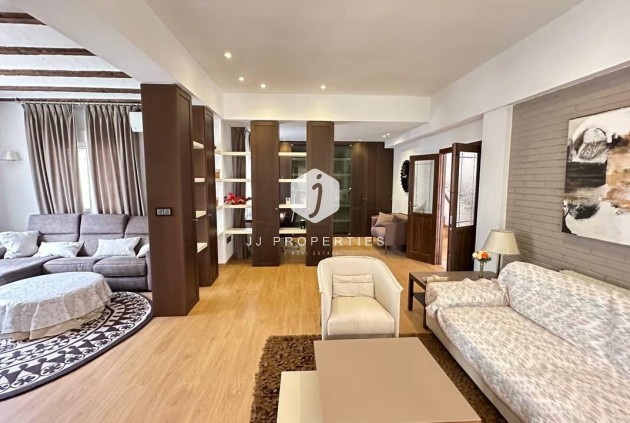 Tweedehands - Villa -
Orihuela Costa - Campoamor