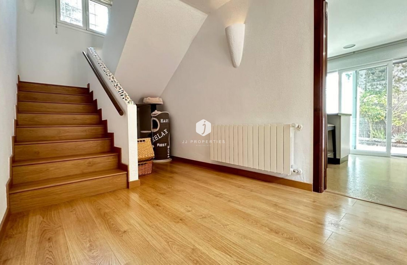 Tweedehands - Villa -
Orihuela Costa - Campoamor