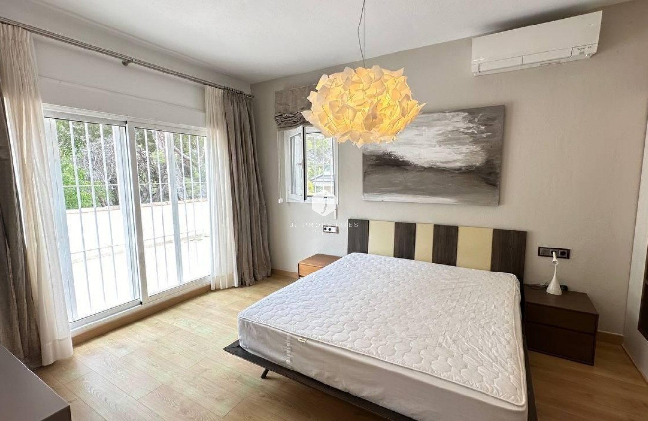 Tweedehands - Villa -
Orihuela Costa - Campoamor