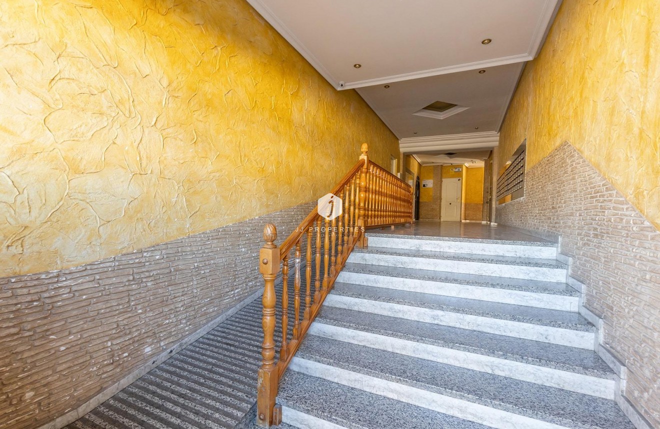 Tweedehands - Penthouse -
Torrevieja - El molino