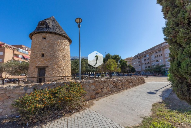 Tweedehands - Penthouse -
Torrevieja - El molino