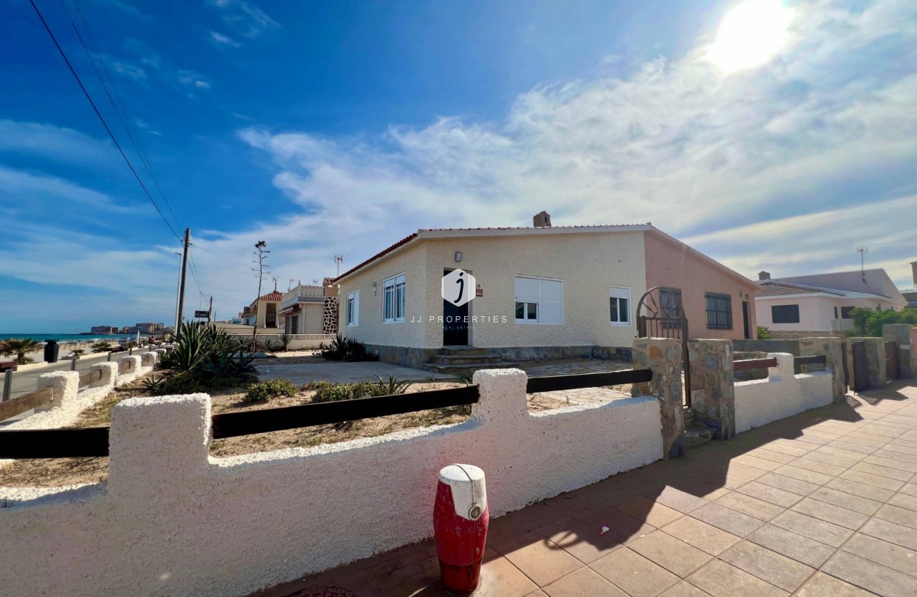 Tweedehands - Villa -
La Mata - Costa Blanca