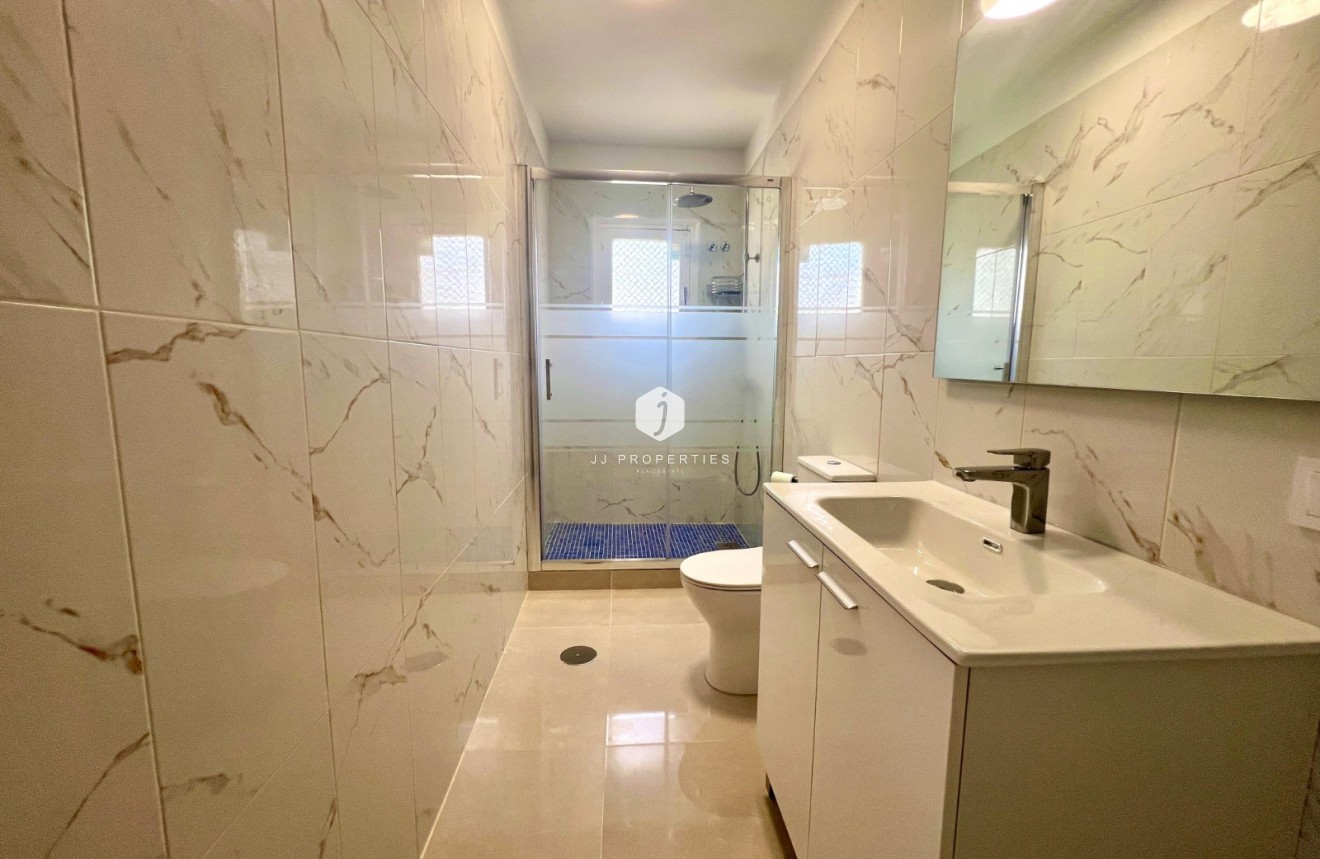 Tweedehands - Villa -
La Mata - Costa Blanca