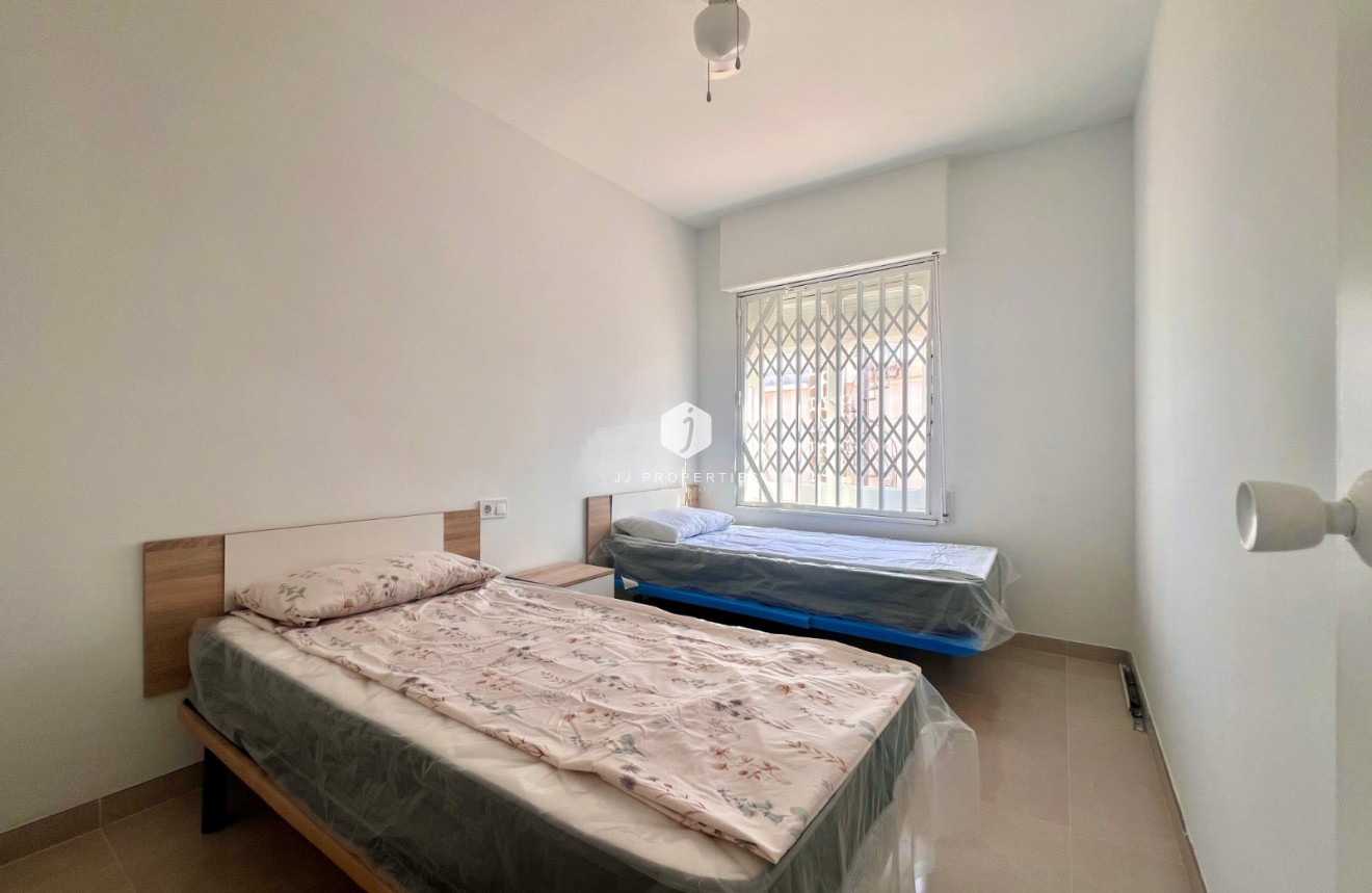 Tweedehands - Villa -
La Mata - Costa Blanca