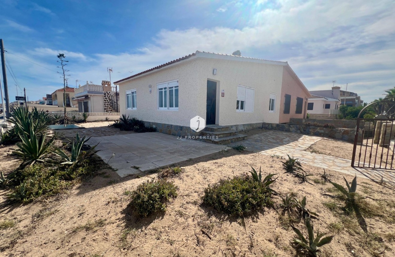 Tweedehands - Villa -
La Mata - Costa Blanca