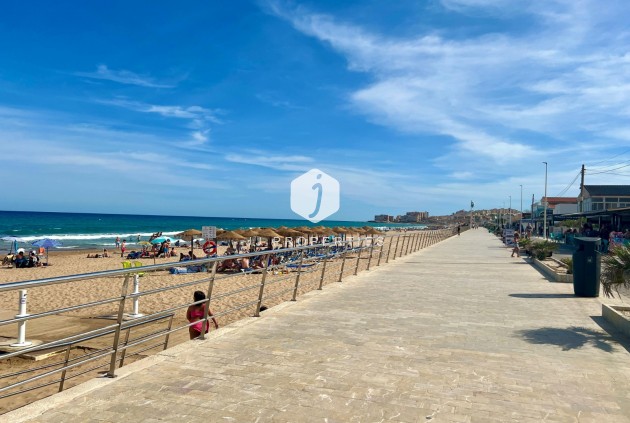 Tweedehands - Villa -
La Mata - Costa Blanca