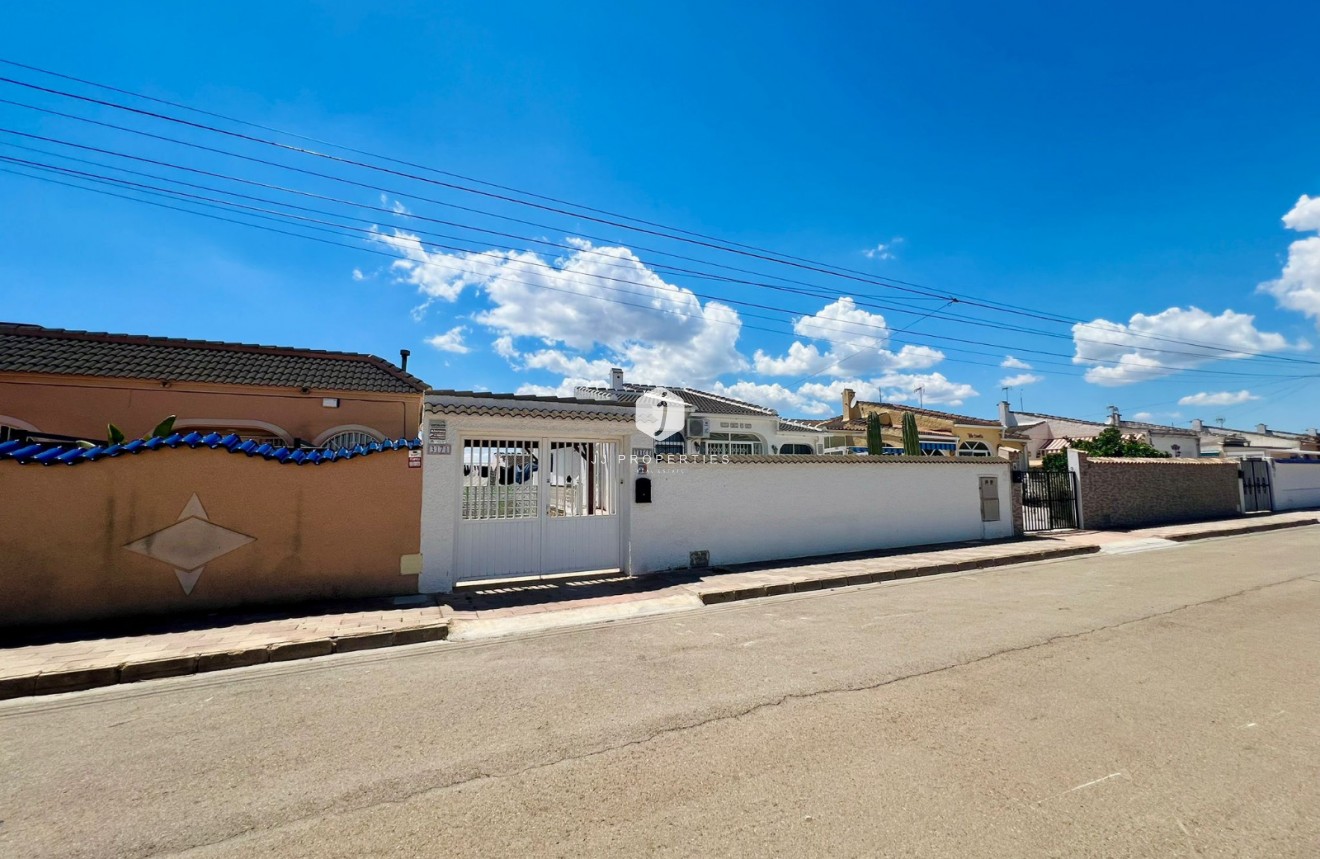 Tweedehands - Chalet -
Torrevieja - Costa Blanca