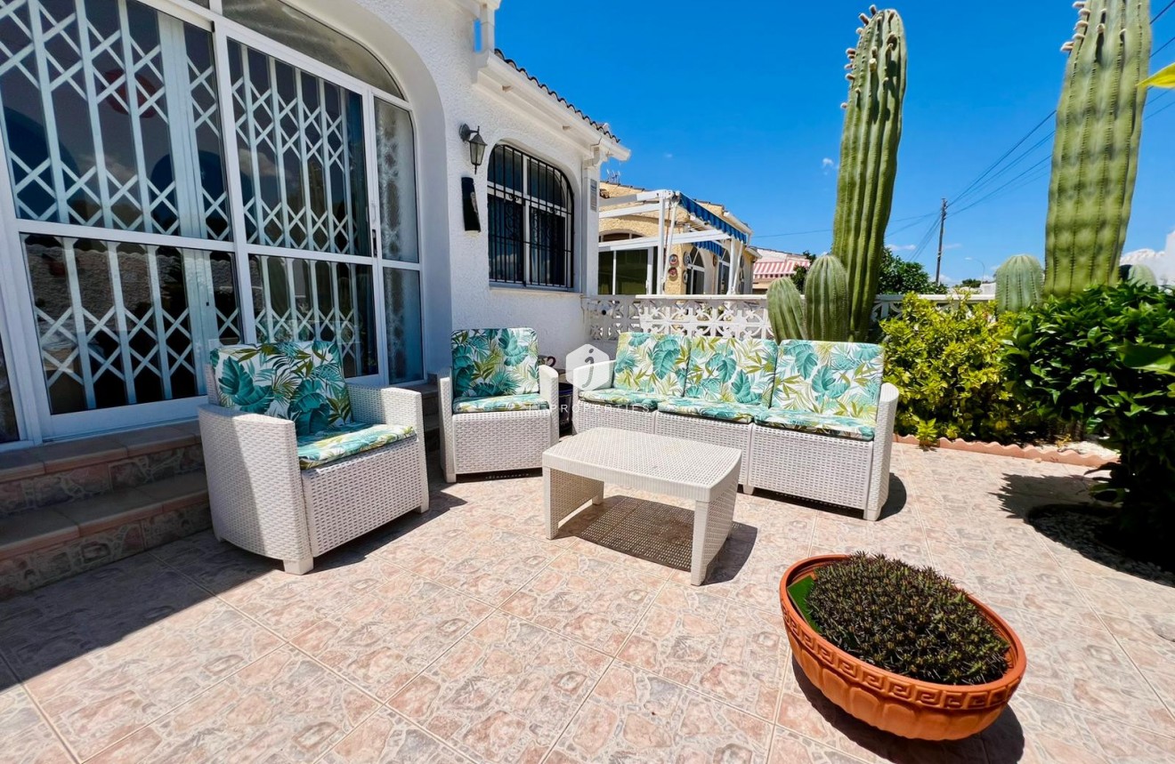 Tweedehands - Chalet -
Torrevieja - Costa Blanca