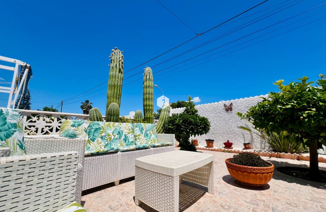 Tweedehands - Chalet -
Torrevieja - Costa Blanca