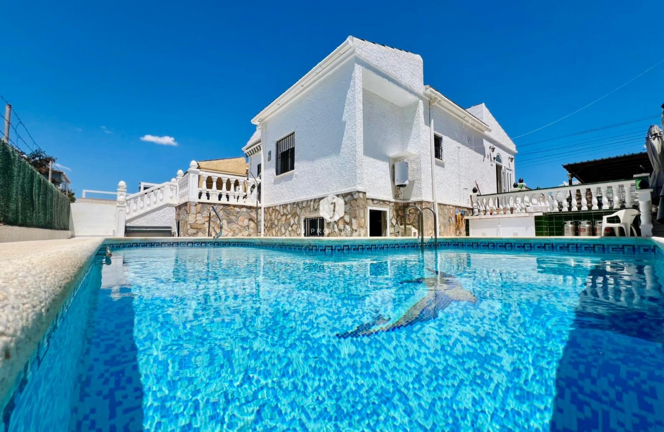 Tweedehands - Chalet -
Torrevieja - Costa Blanca