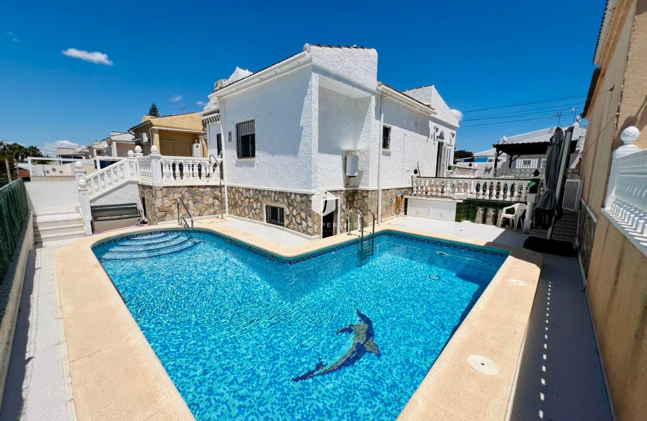 Tweedehands - Chalet -
Torrevieja - Costa Blanca