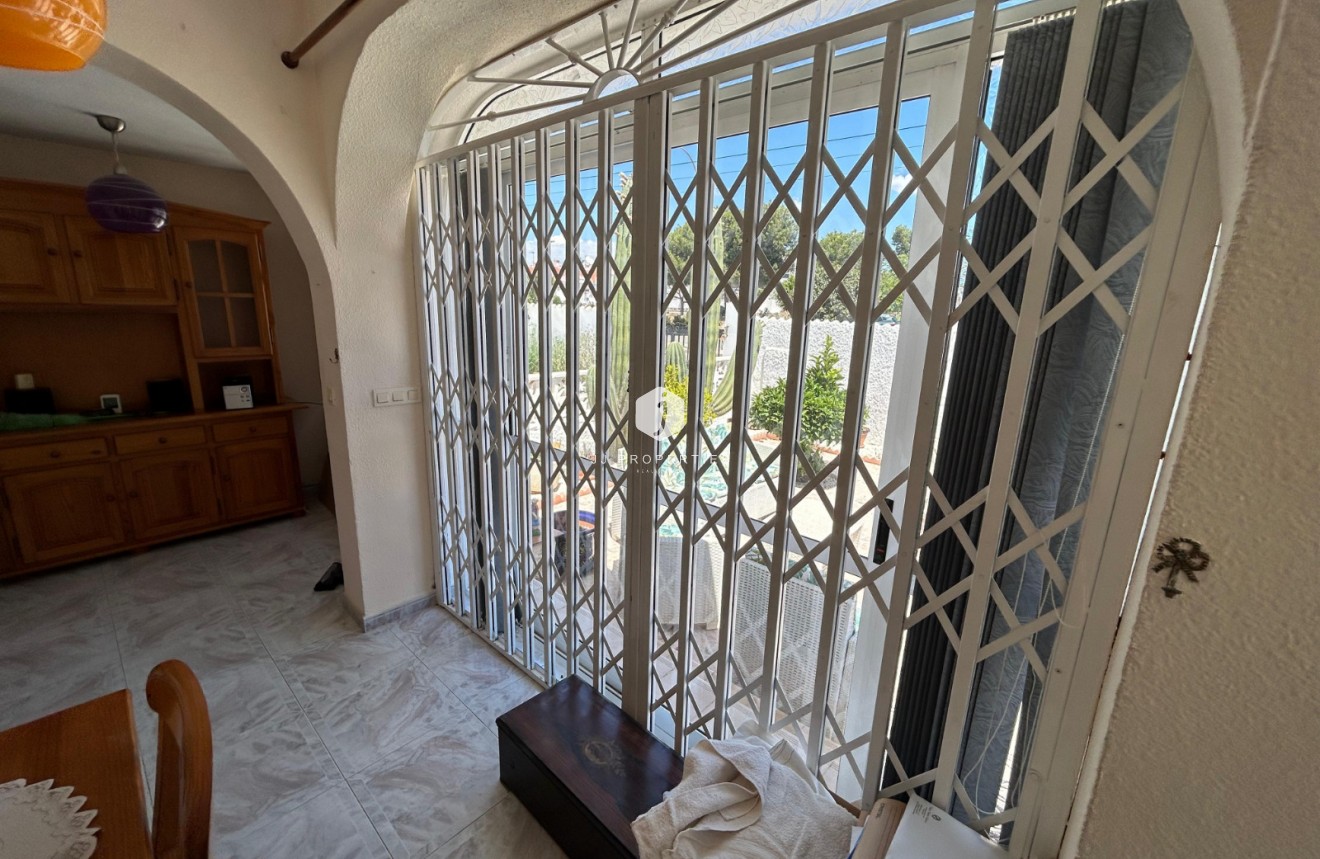 Tweedehands - Chalet -
Torrevieja - Costa Blanca