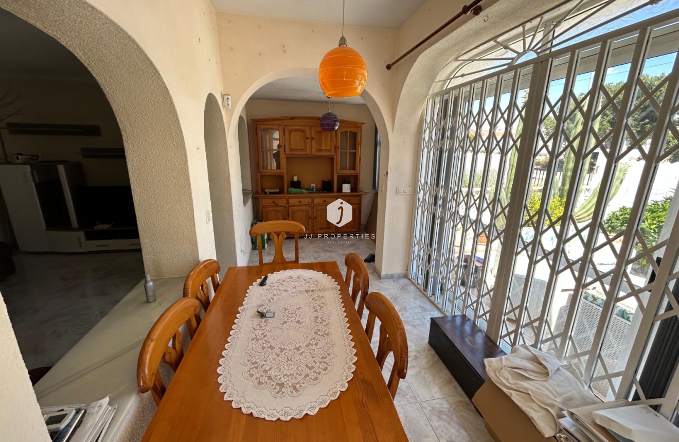 Tweedehands - Chalet -
Torrevieja - Costa Blanca