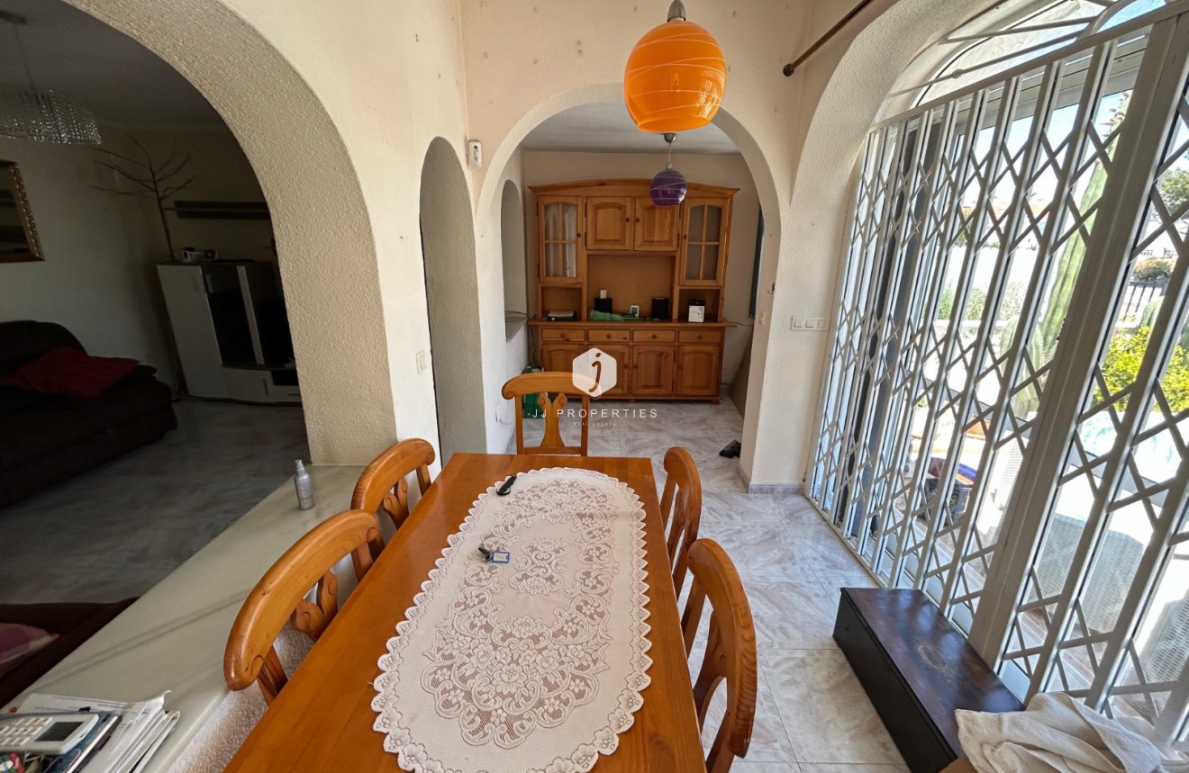 Tweedehands - Chalet -
Torrevieja - Costa Blanca