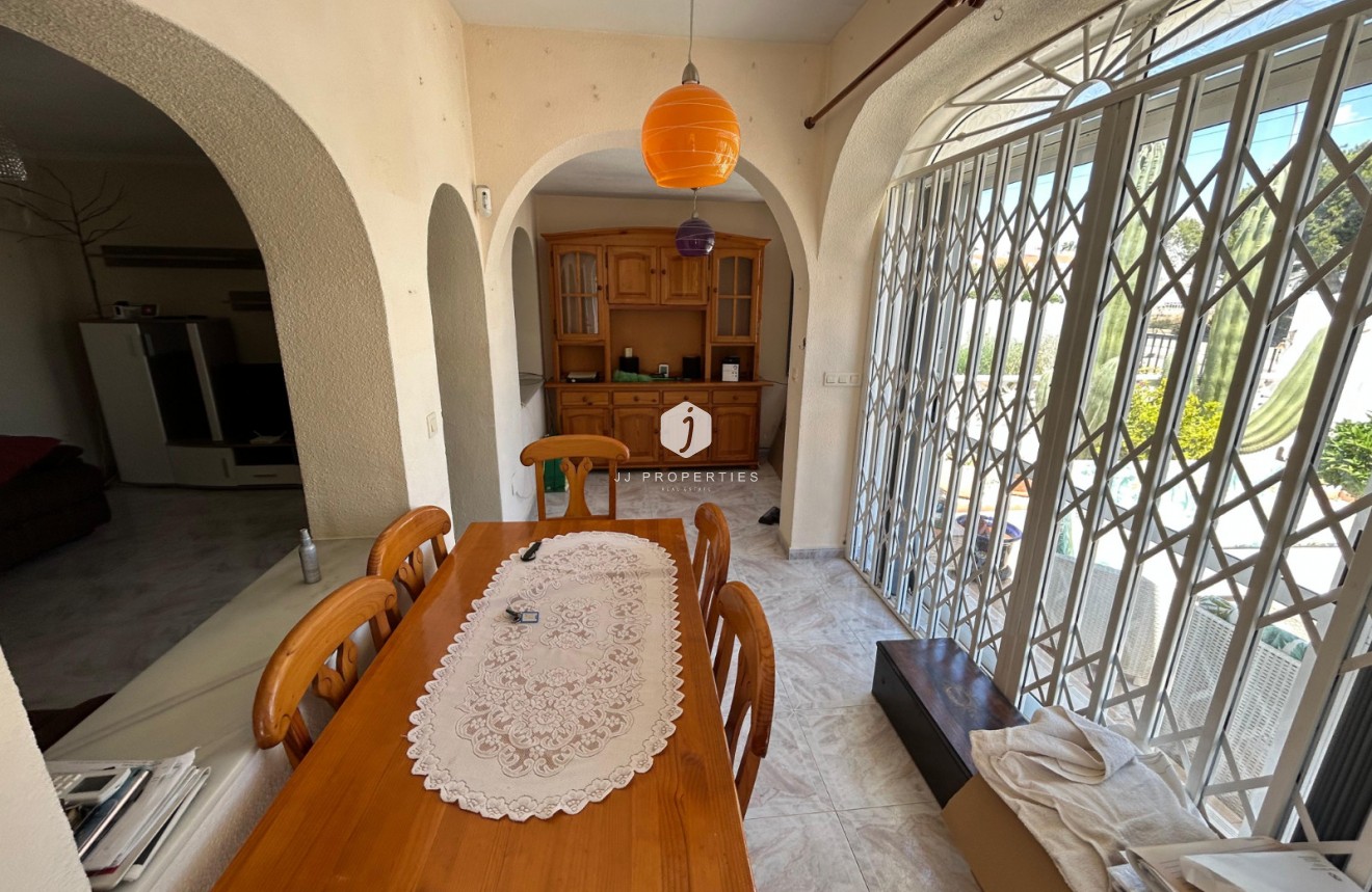 Tweedehands - Chalet -
Torrevieja - Costa Blanca