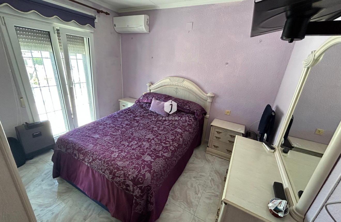 Tweedehands - Chalet -
Torrevieja - Costa Blanca