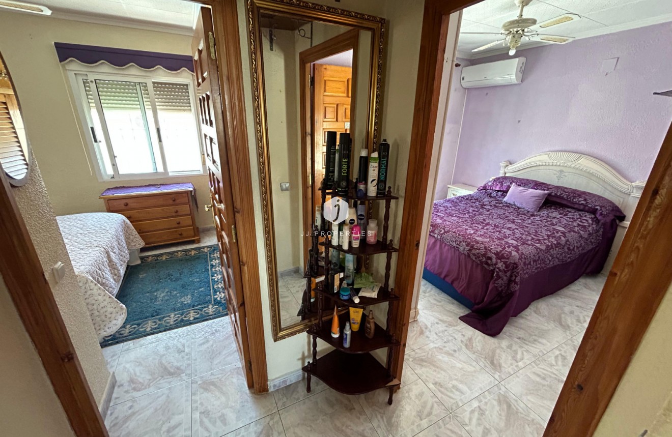 Tweedehands - Chalet -
Torrevieja - Costa Blanca