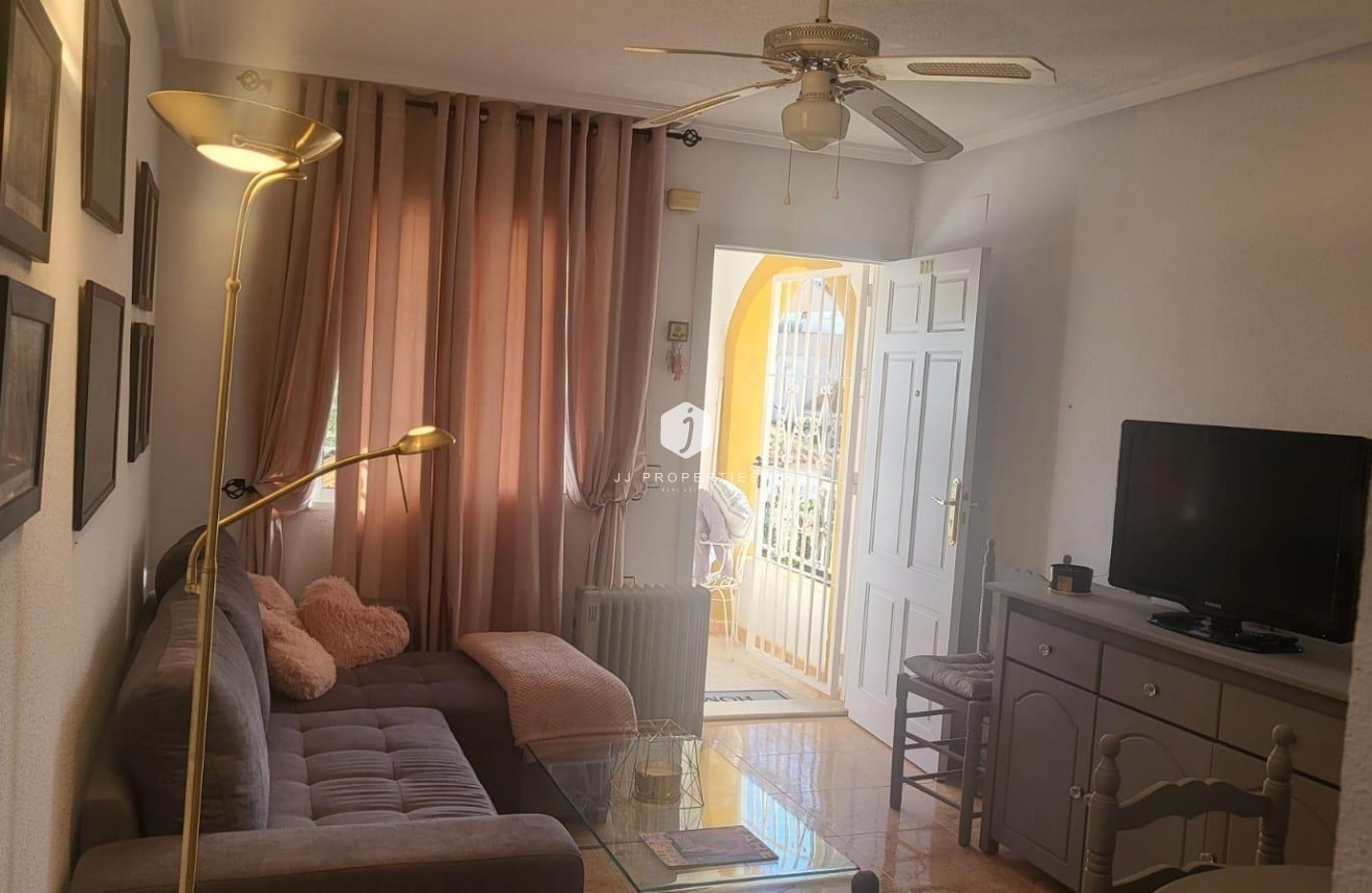 Tweedehands - Bungalow -
Torrevieja - Torretas