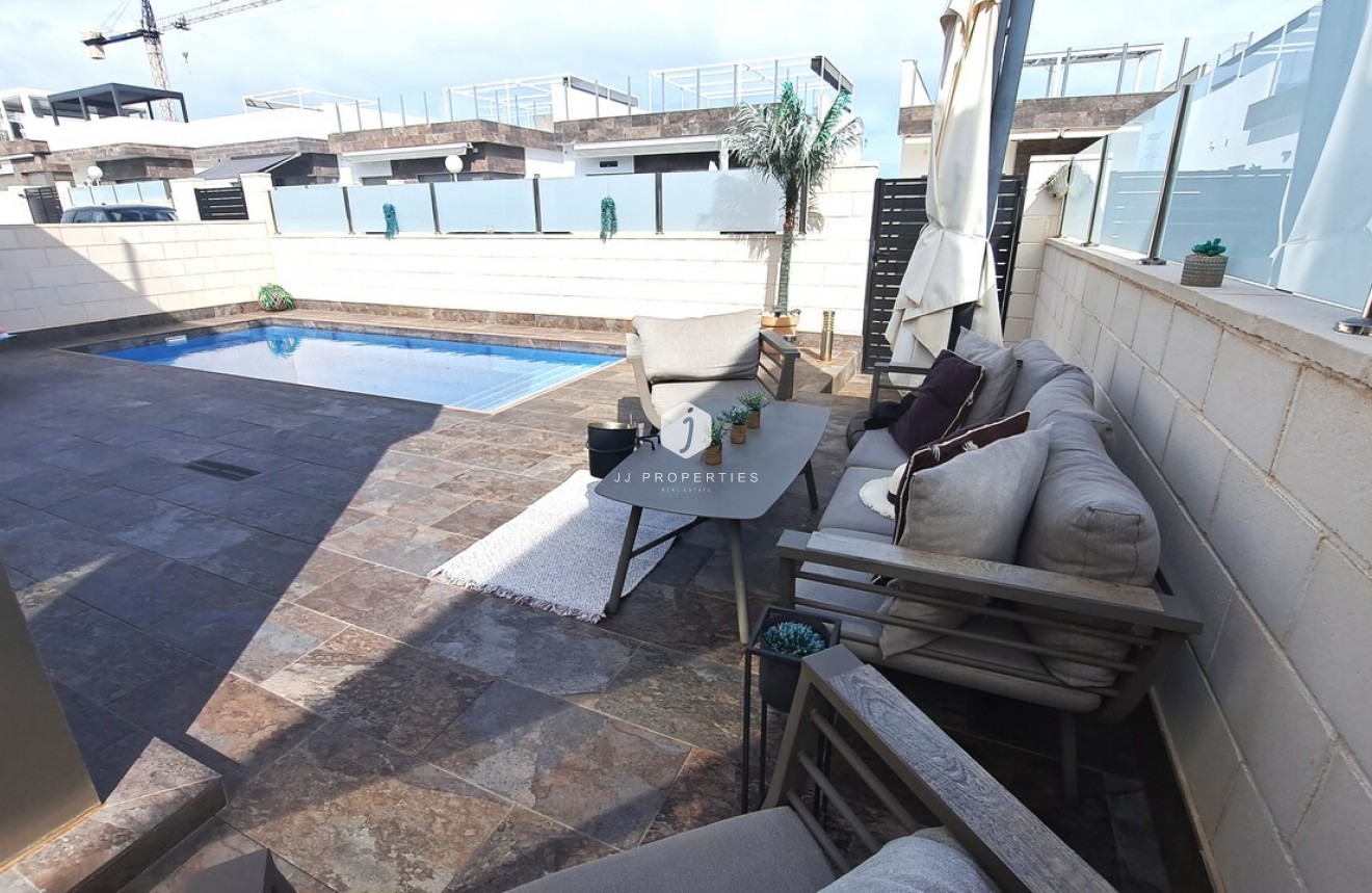 Tweedehands - Villa -
Orihuela Costa - Costa Blanca