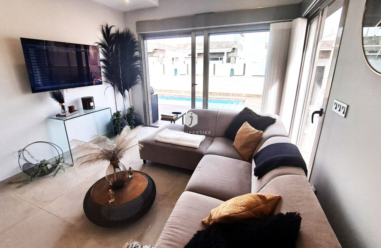 Tweedehands - Villa -
Orihuela Costa - Costa Blanca