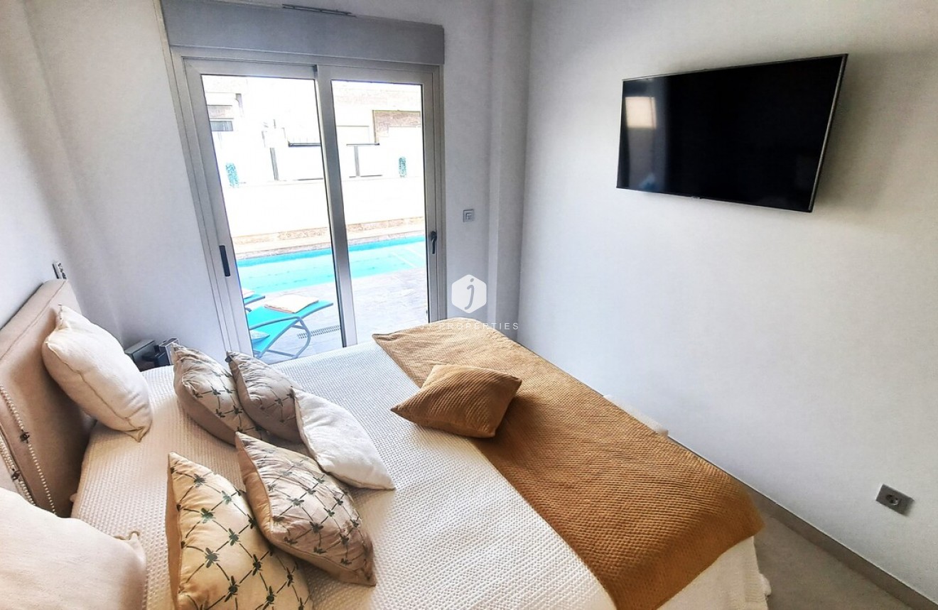 Tweedehands - Villa -
Orihuela Costa - Costa Blanca