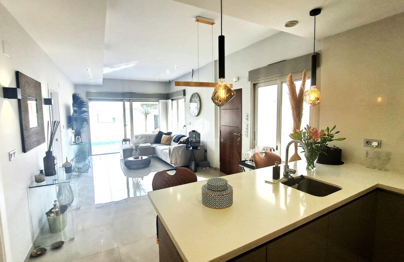 Tweedehands - Villa -
Orihuela Costa - Costa Blanca