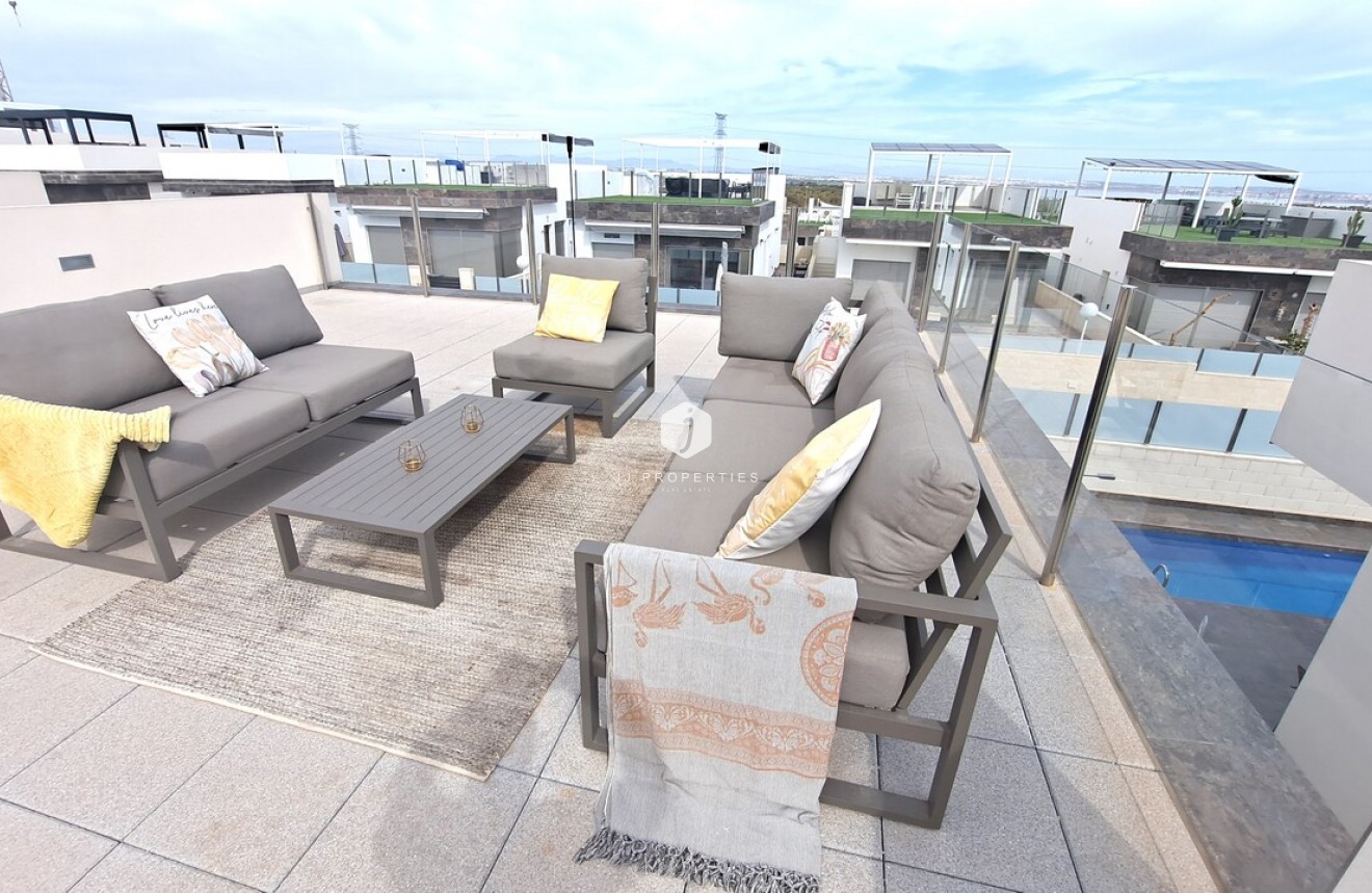 Tweedehands - Villa -
Orihuela Costa - Costa Blanca