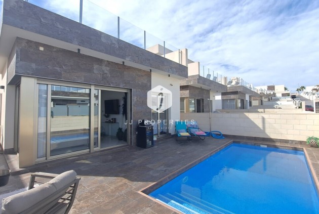 Tweedehands - Villa -
Orihuela Costa - Costa Blanca