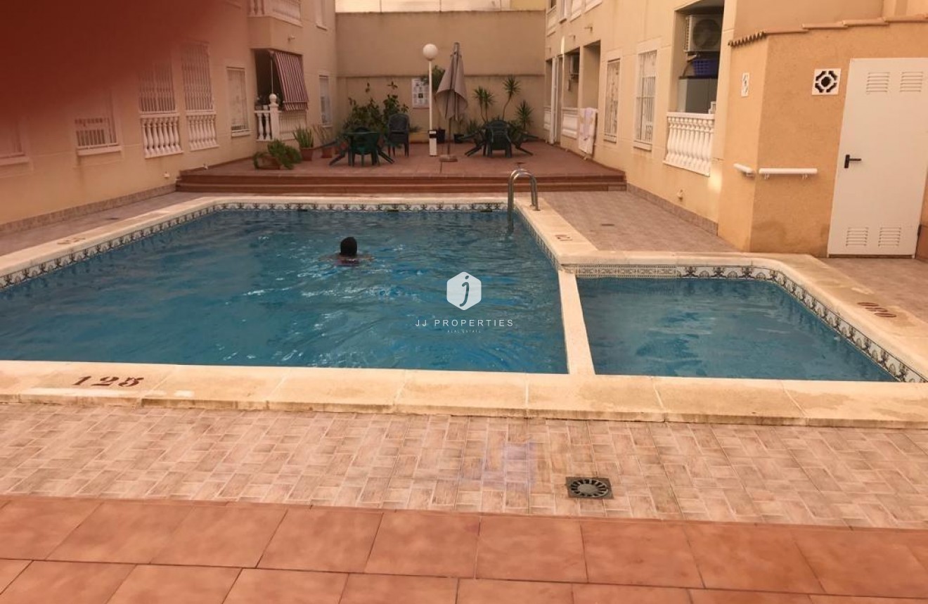 Tweedehands - Appartement / flat -
Torrevieja - Playa de los Locos