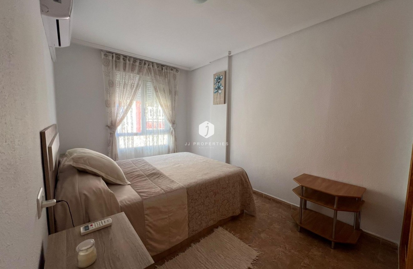 Tweedehands - Appartement / flat -
Torrevieja - Playa de los Locos