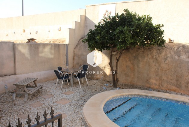 Tweedehands - Villa -
La Zenia - Costa Blanca