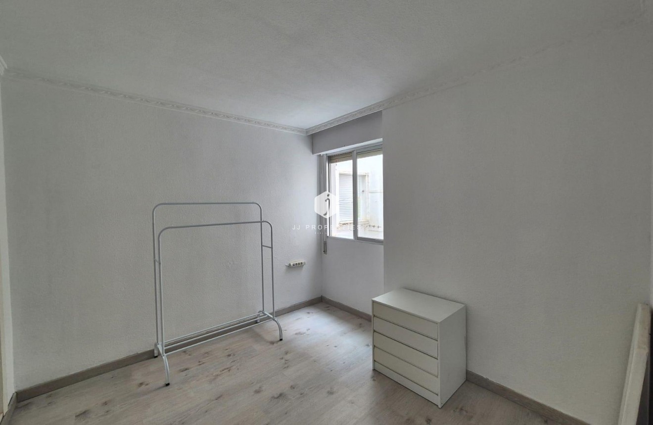 Tweedehands - Appartement / flat -
Torrevieja - Punta prima