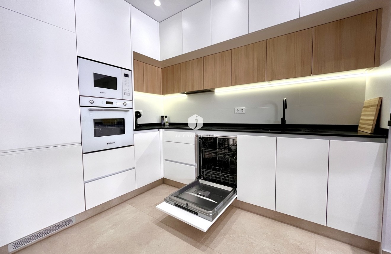 Tweedehands - Appartement / flat -
El Raso - Costa Blanca