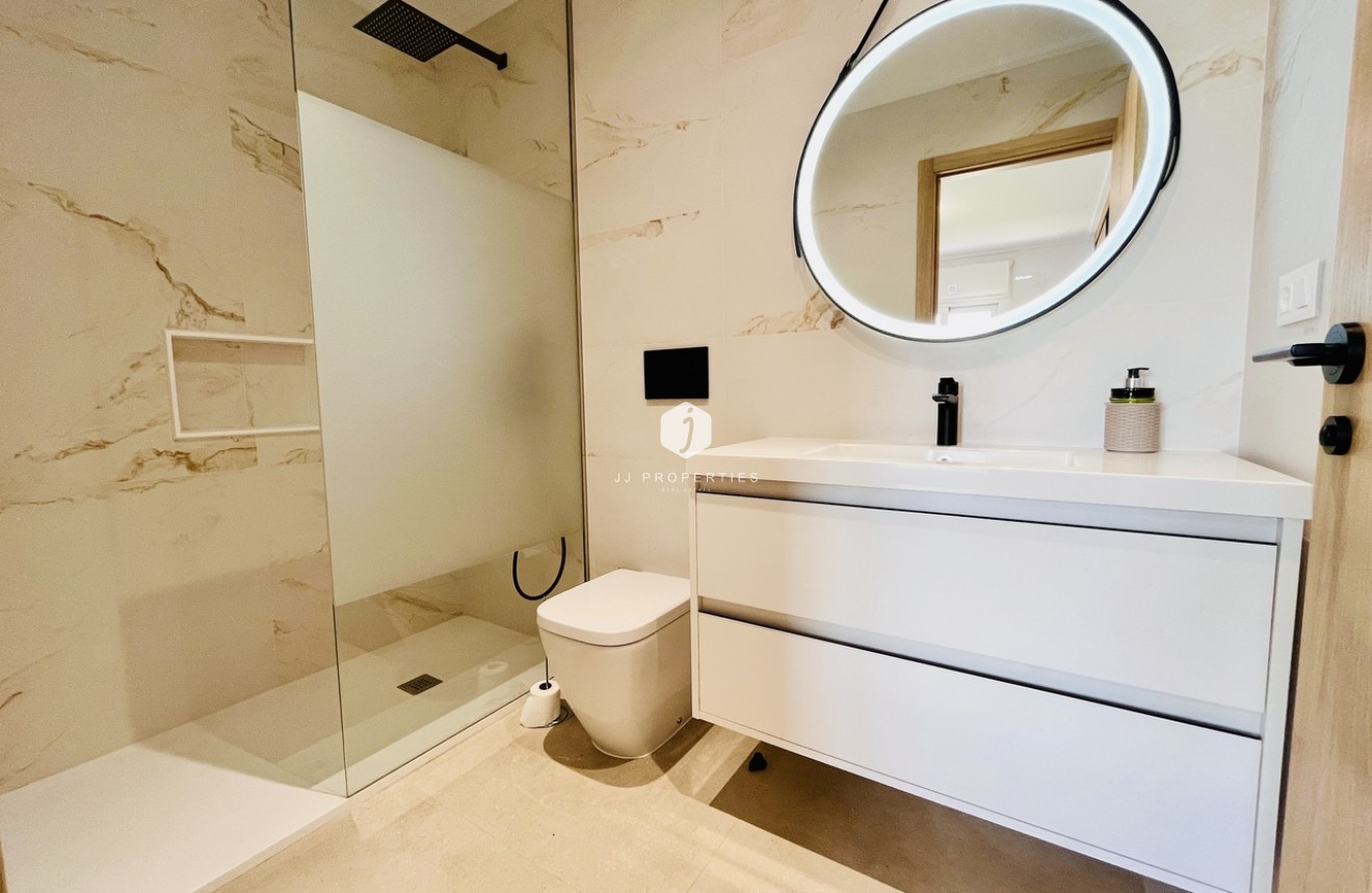 Tweedehands - Appartement / flat -
El Raso - Costa Blanca