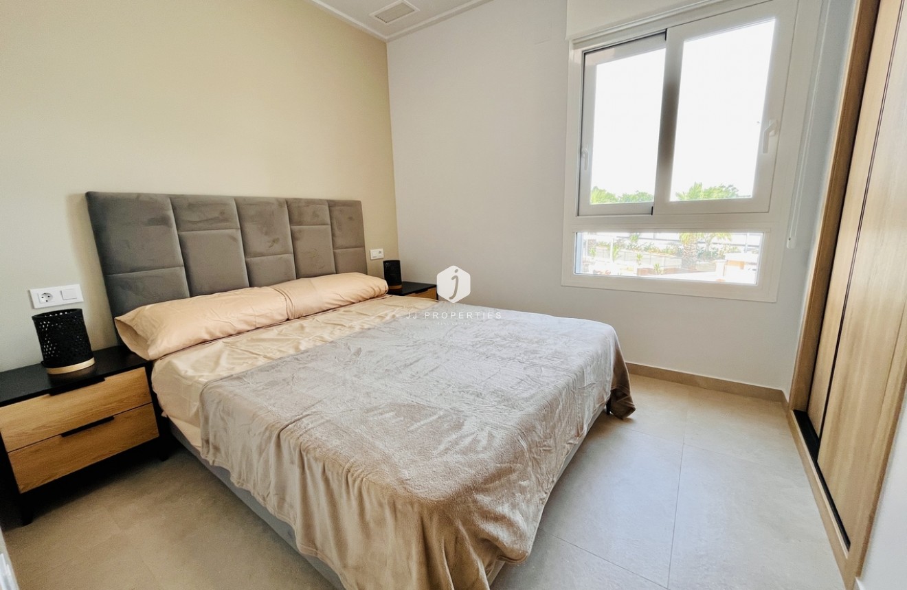 Tweedehands - Appartement / flat -
El Raso - Costa Blanca