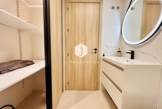 Tweedehands - Appartement / flat -
El Raso - Costa Blanca