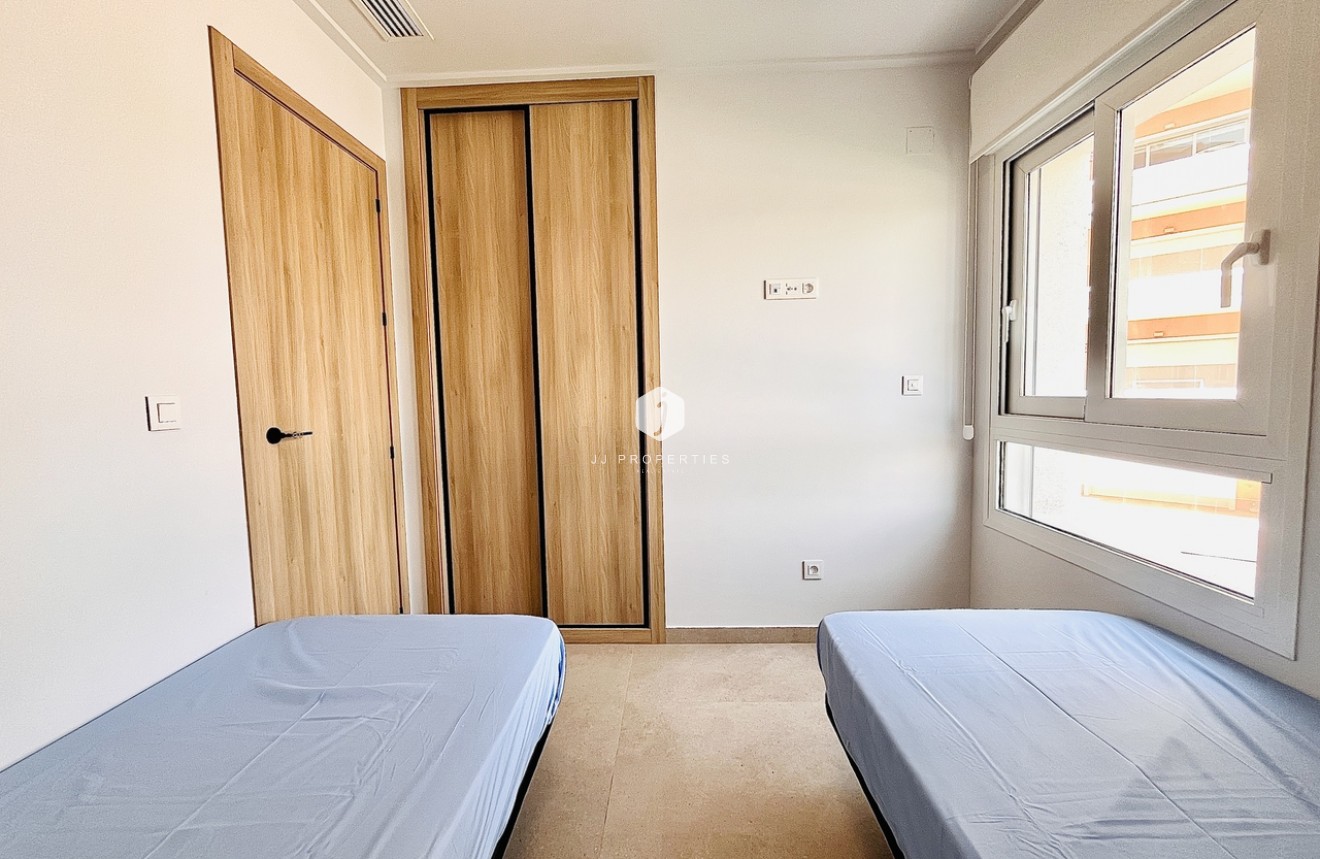 Tweedehands - Appartement / flat -
El Raso - Costa Blanca