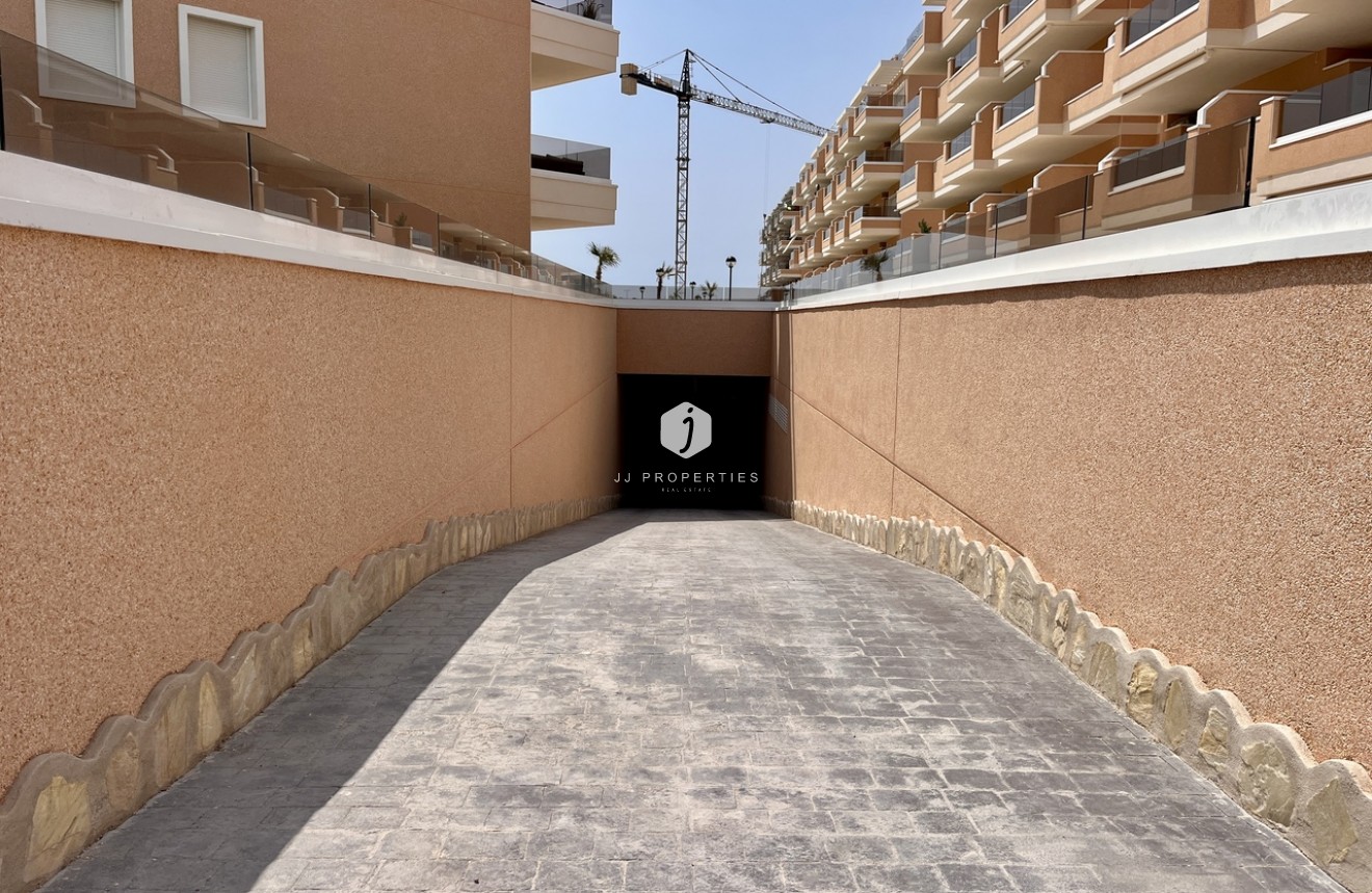 Tweedehands - Appartement / flat -
El Raso - Costa Blanca