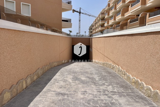 Tweedehands - Appartement / flat -
El Raso - Costa Blanca
