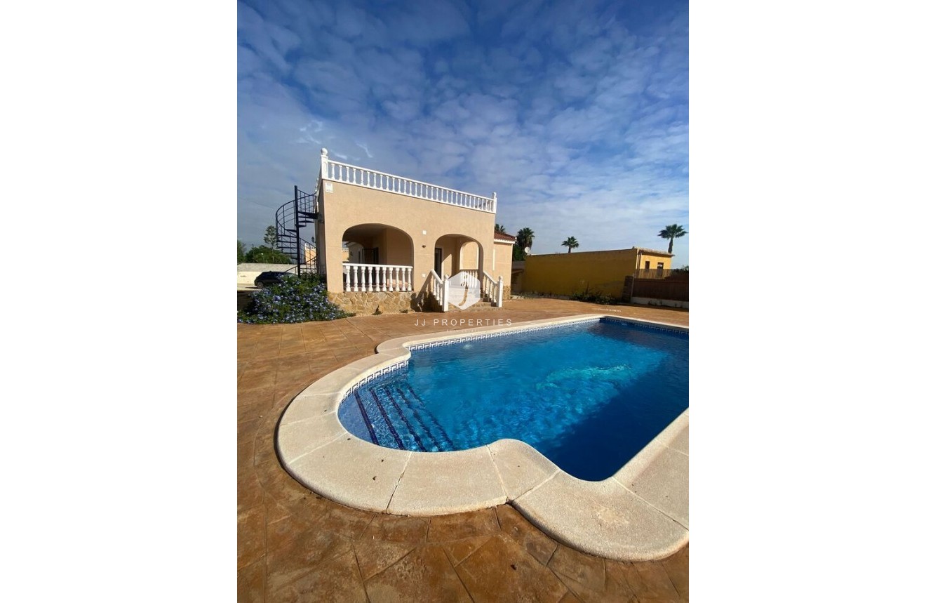 Tweedehands - Villa -
Catral - Costa Blanca