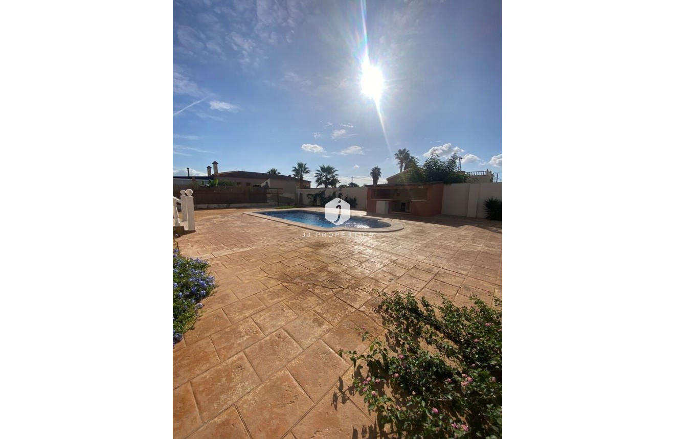 Tweedehands - Villa -
Catral - Costa Blanca