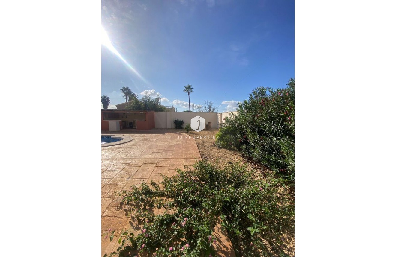 Tweedehands - Villa -
Catral - Costa Blanca