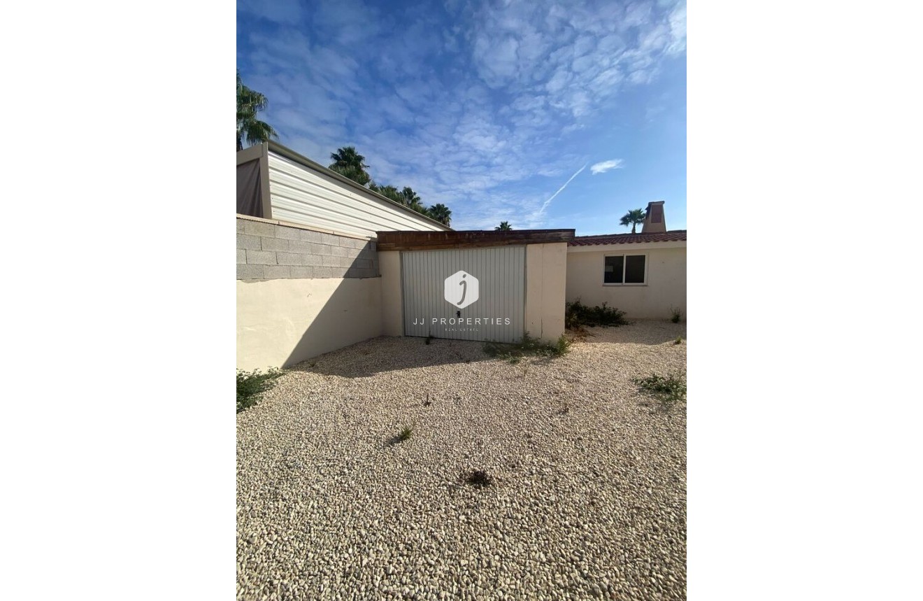 Tweedehands - Villa -
Catral - Costa Blanca