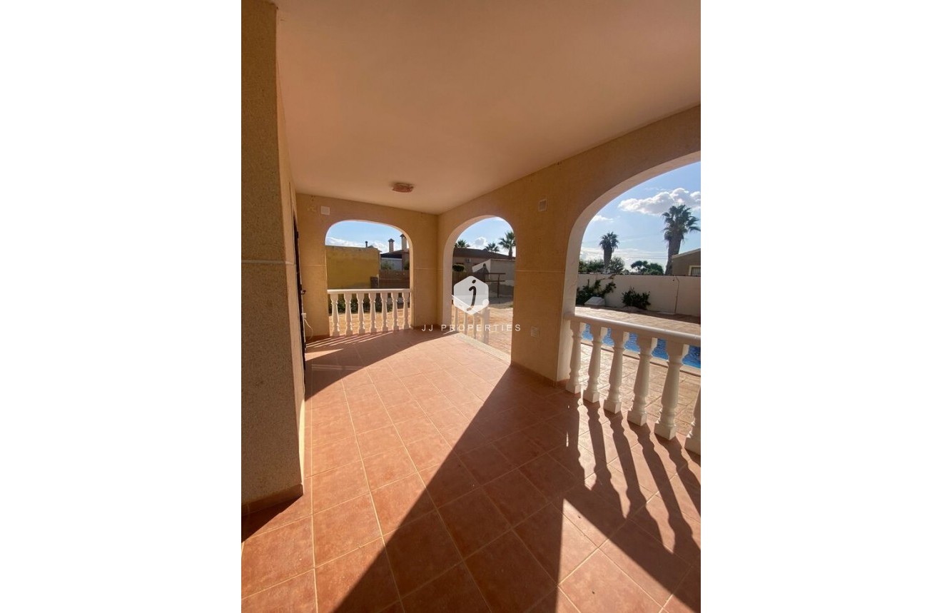 Tweedehands - Villa -
Catral - Costa Blanca