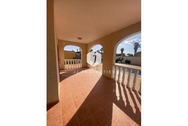 Tweedehands - Villa -
Catral - Costa Blanca