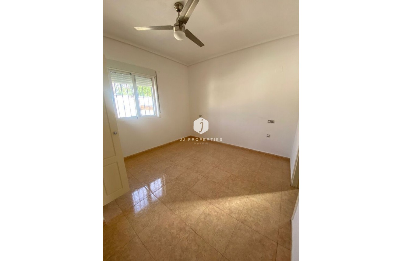 Tweedehands - Villa -
Catral - Costa Blanca