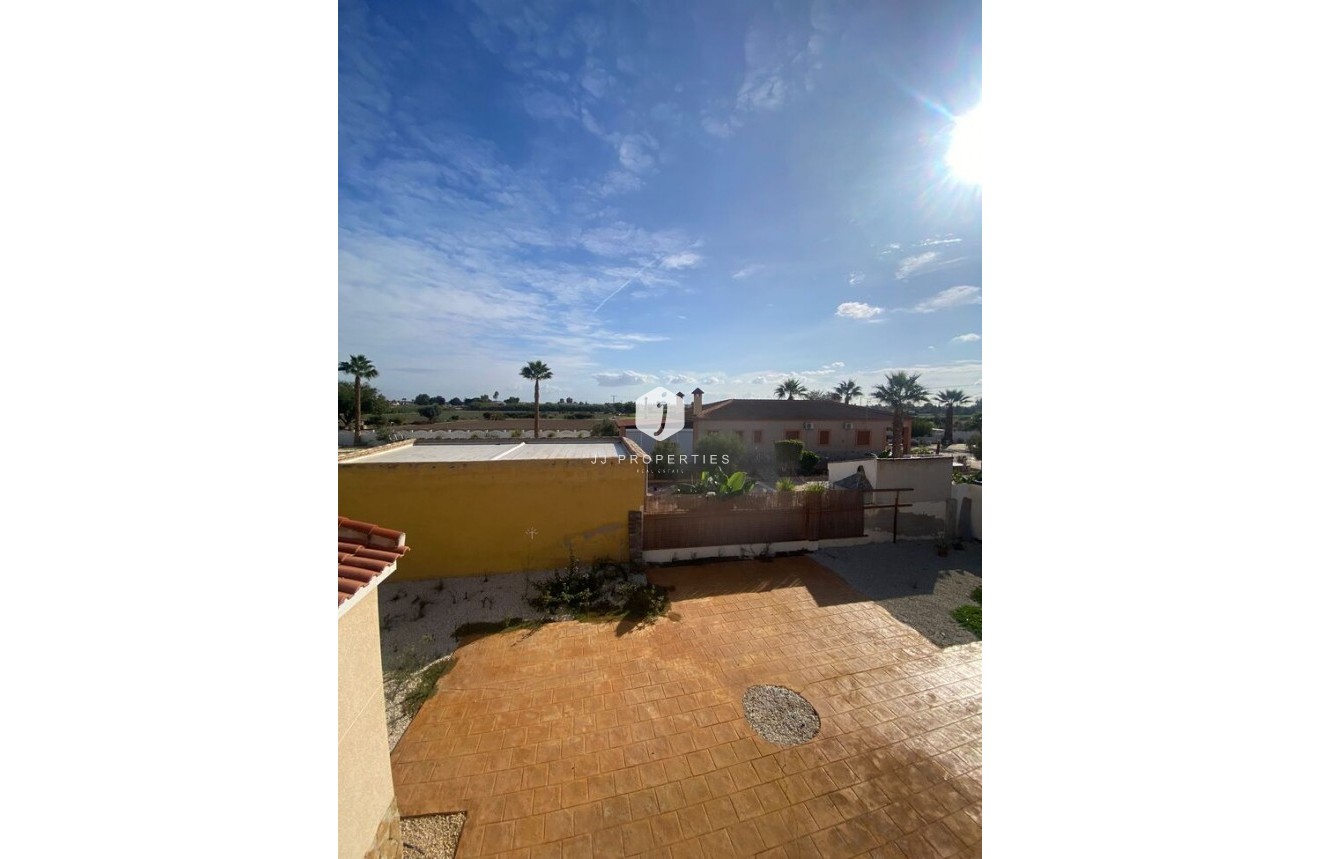 Tweedehands - Villa -
Catral - Costa Blanca