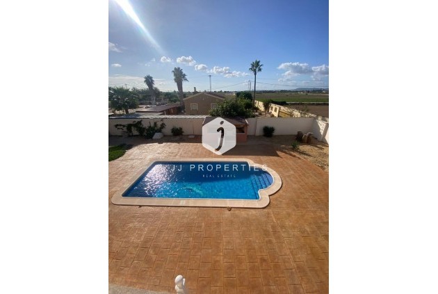 Tweedehands - Villa -
Catral - Costa Blanca