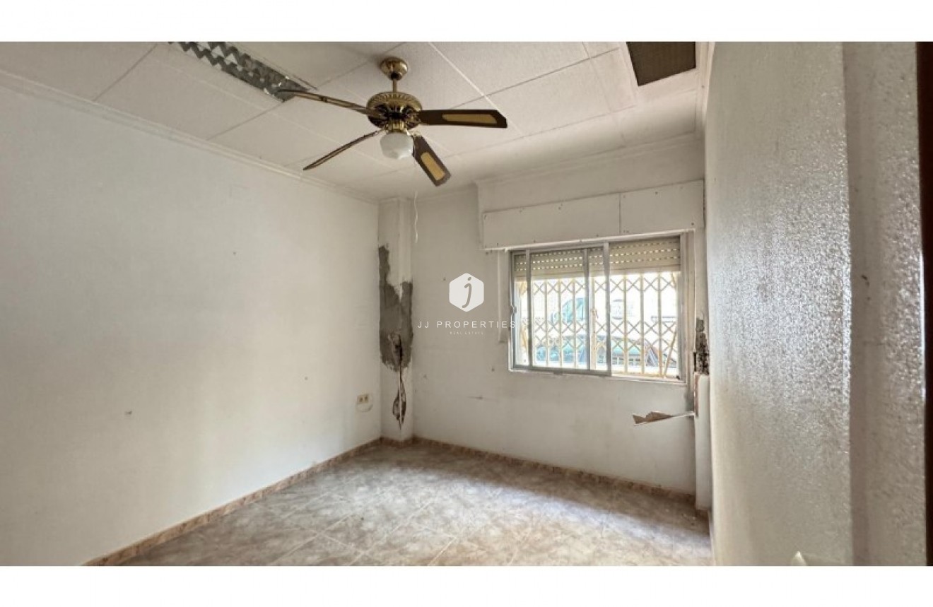 Tweedehands - Appartement / flat -
Torrevieja - Costa Blanca