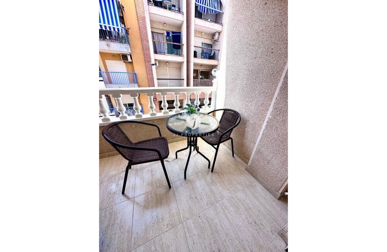 Tweedehands - Appartement / flat -
Torrevieja - Playa del Cura